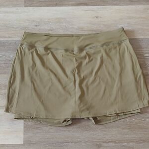 NWOT Real Essentials Women's Skort Olive Green Size 3X